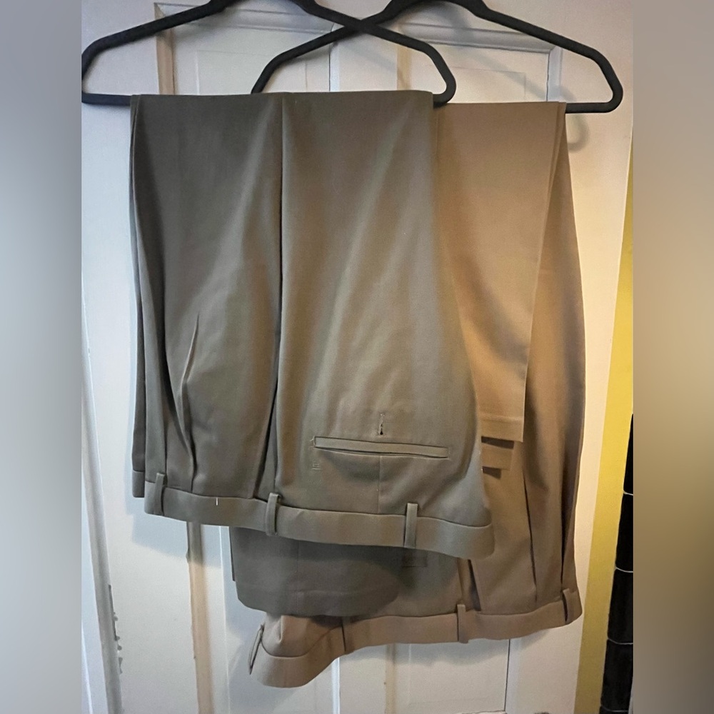 2 pair Haggar Men's  Premium No Iron Khaki Classic-Fit Khaki 44x32